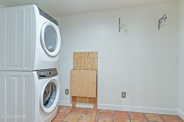 2909 E Lester Street, Tucson, AZ 85716