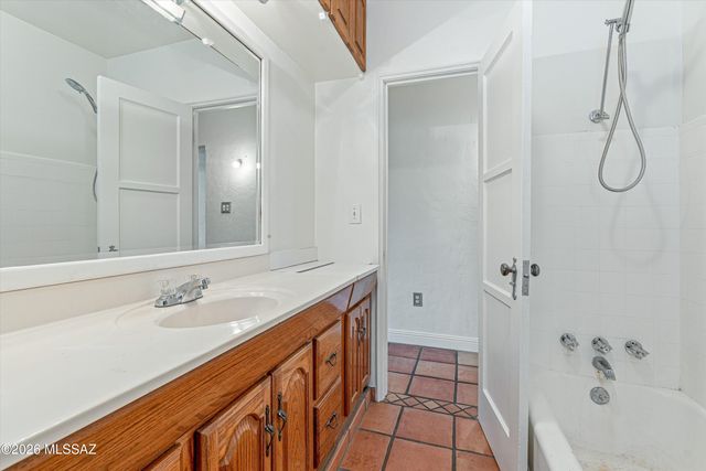 2909 E Lester Street, Tucson, AZ 85716