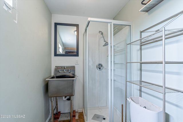 2909 E Lester Street, Tucson, AZ 85716