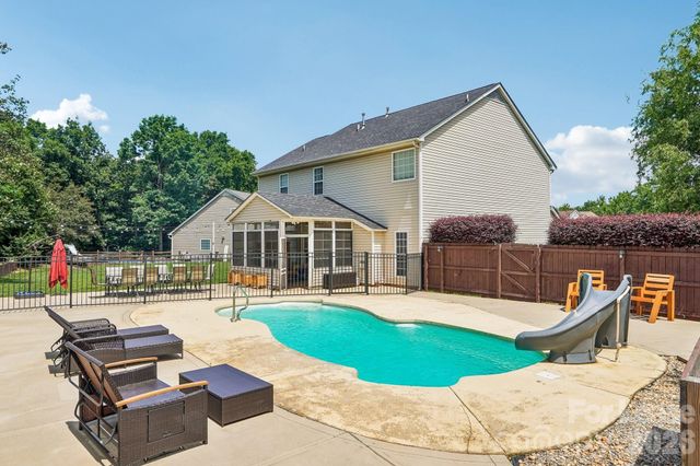 12900 Mccahan Lane, Huntersville, NC 28078