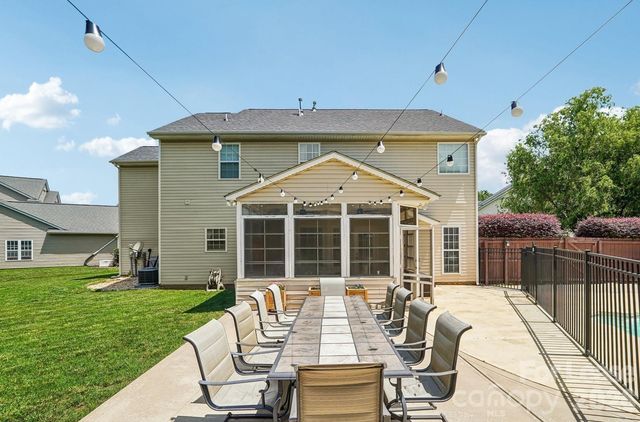 12900 Mccahan Lane, Huntersville, NC 28078