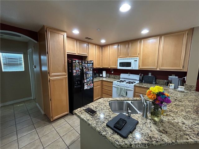 41696 Woodridge Avenue 2, Murrieta, CA 92562