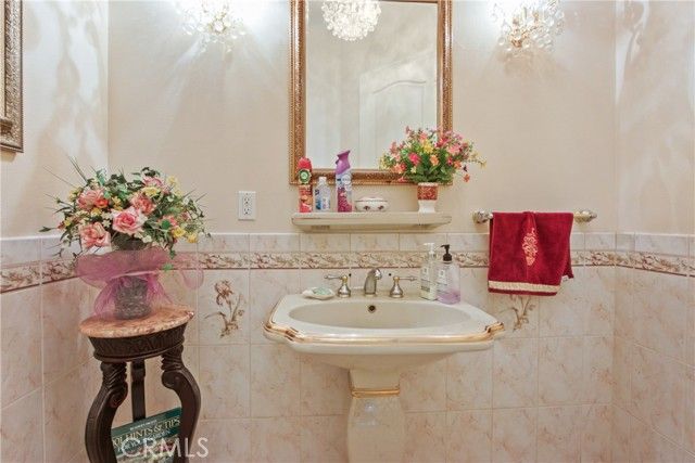 7917 Gainford Street, Downey, CA 90240