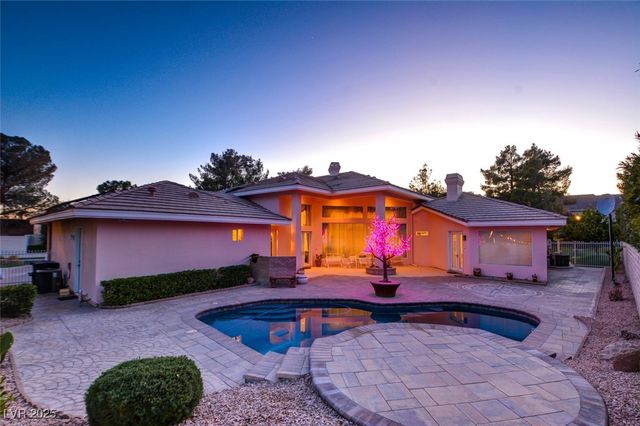 3008 Astoria Pines Circle, Las Vegas, NV 89107