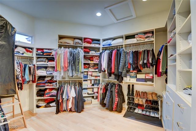 3008 Astoria Pines Circle, Las Vegas, NV 89107