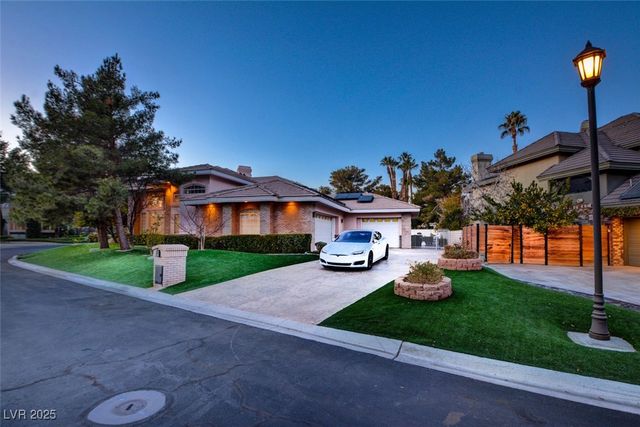 3008 Astoria Pines Circle, Las Vegas, NV 89107