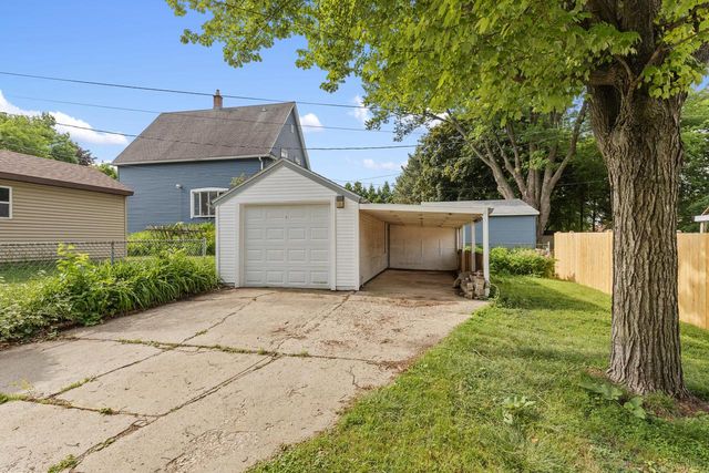 8313 Stickney AVENUE, Wauwatosa, WI 53213