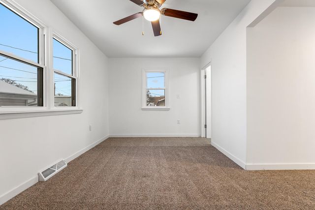 3233 Ridge Road, Highland, IN 46322