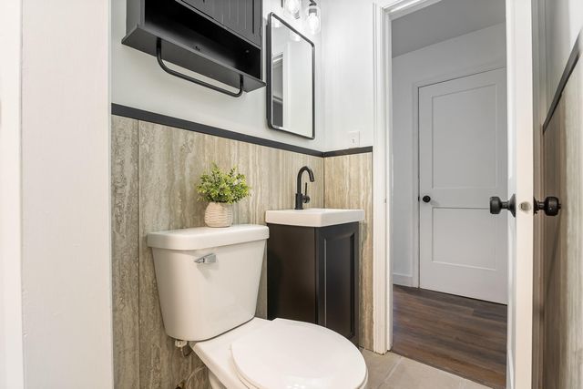 3233 Ridge Road, Highland, IN 46322