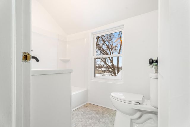 3233 Ridge Road, Highland, IN 46322