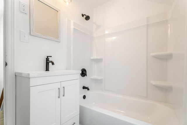 3233 Ridge Road, Highland, IN 46322