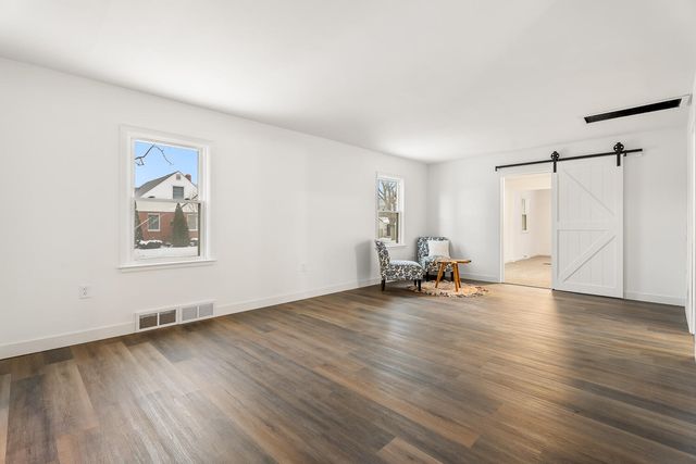 3233 Ridge Road, Highland, IN 46322