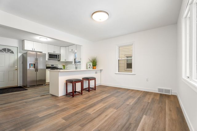 3233 Ridge Road, Highland, IN 46322