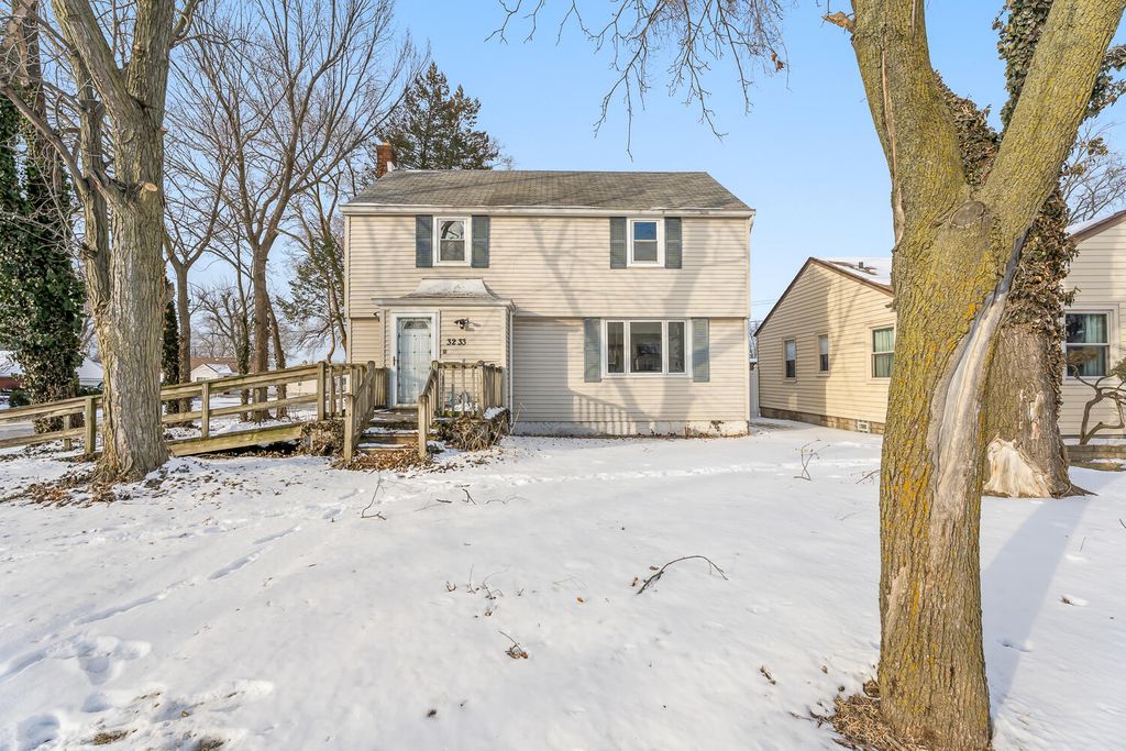 3233 Ridge Road, Highland, IN 46322