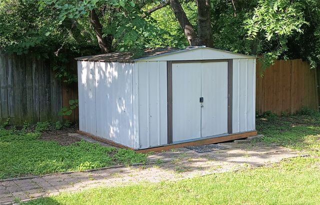 1707 Cottonwood Road, Carrollton, TX 75006