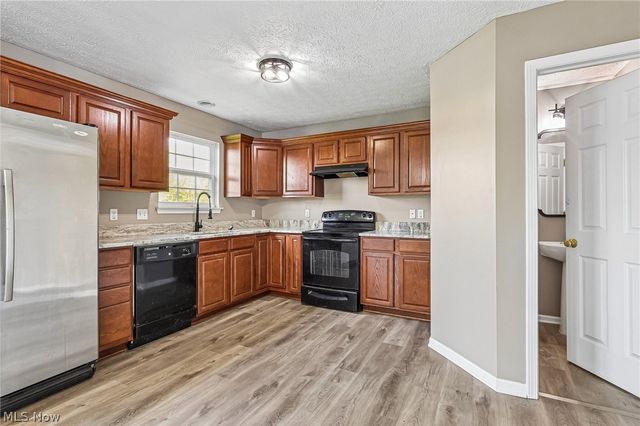 38210 Kingston Drive, North Ridgeville, OH 44039