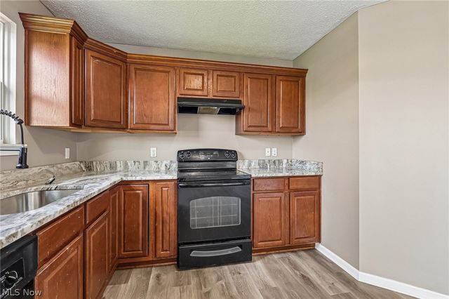 38210 Kingston Drive, North Ridgeville, OH 44039