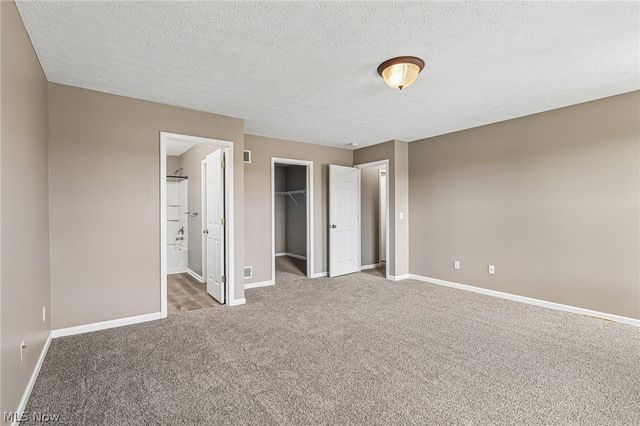 38210 Kingston Drive, North Ridgeville, OH 44039