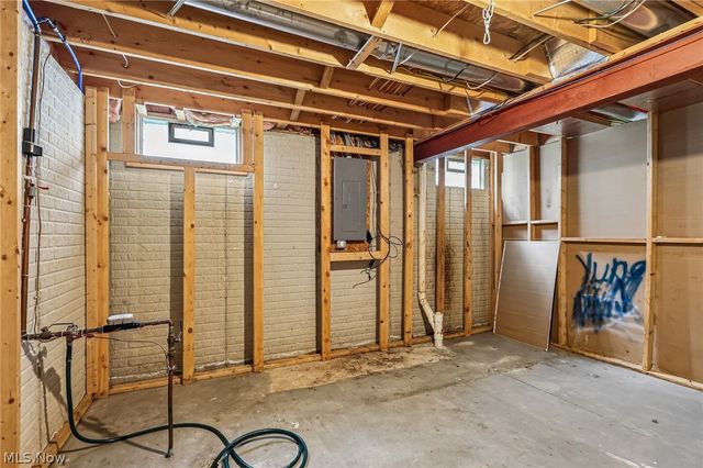 38210 Kingston Drive, North Ridgeville, OH 44039