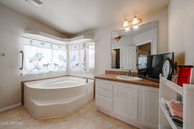 1850 N MAIN Drive, Apache Junction, AZ 85120