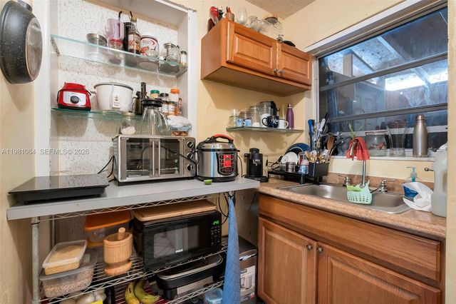 3250 NW 14th Terrace, Miami, FL 33125