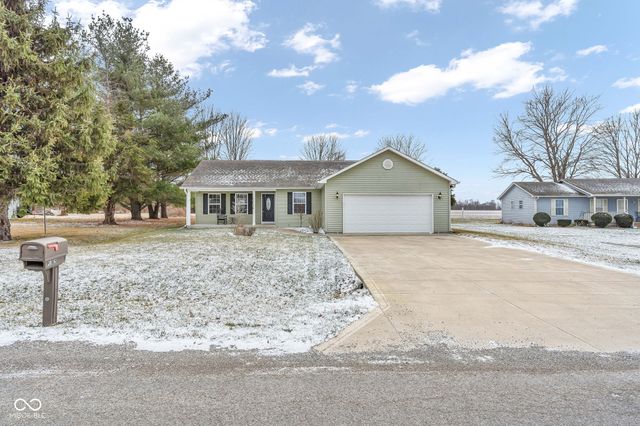 62 Patriots Landing, Fillmore, IN 46128