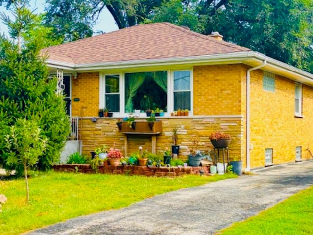2235 S 18th Avenue, Broadview, IL 60155