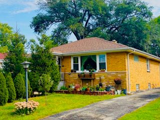 2235 S 18th Avenue, Broadview, IL 60155