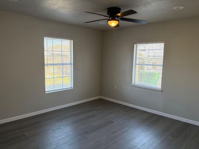 5406 Lyndhurst Drive, Houston, TX 77033