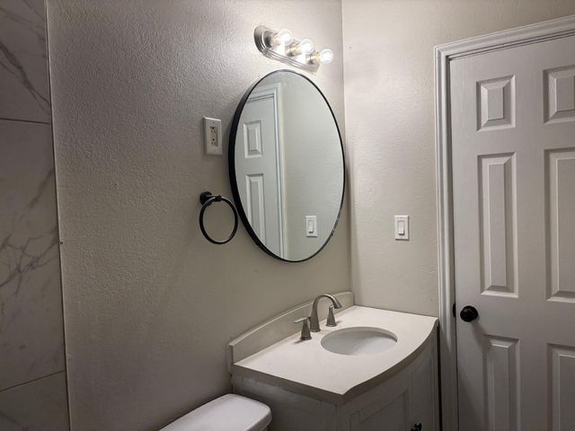 5406 Lyndhurst Drive, Houston, TX 77033
