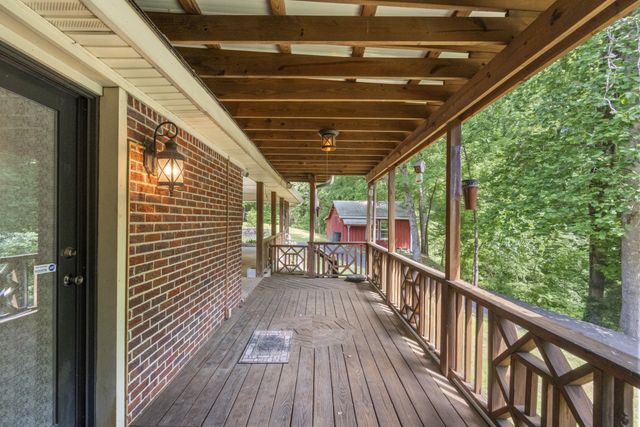 498 Highway 100, Centerville, TN 37033