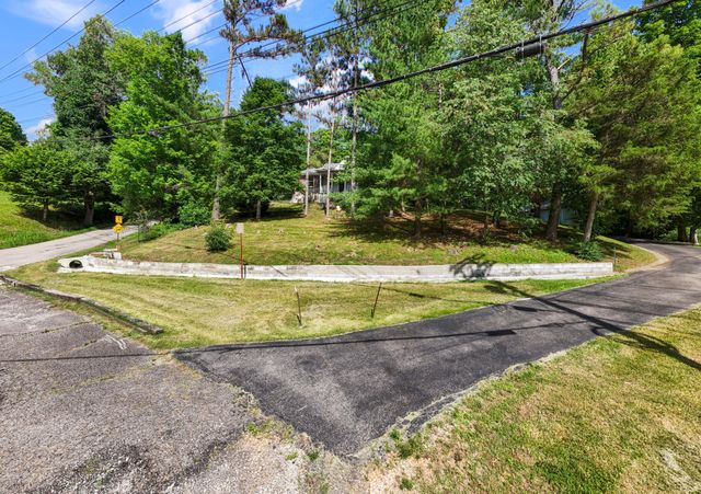 498 Highway 100, Centerville, TN 37033