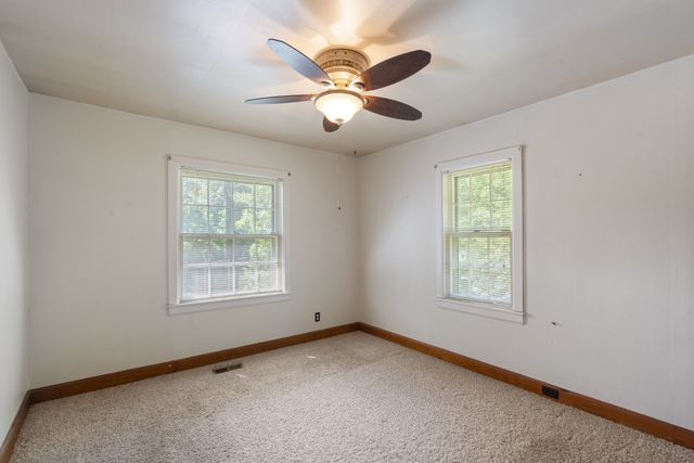 498 Highway 100, Centerville, TN 37033