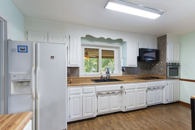 498 Highway 100, Centerville, TN 37033