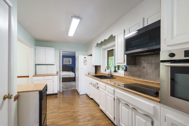 498 Highway 100, Centerville, TN 37033