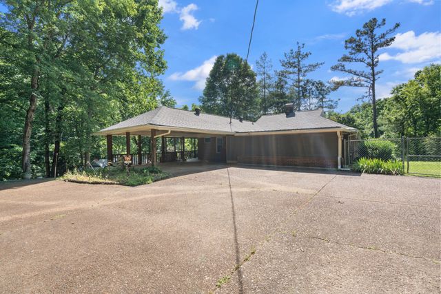 498 Highway 100, Centerville, TN 37033