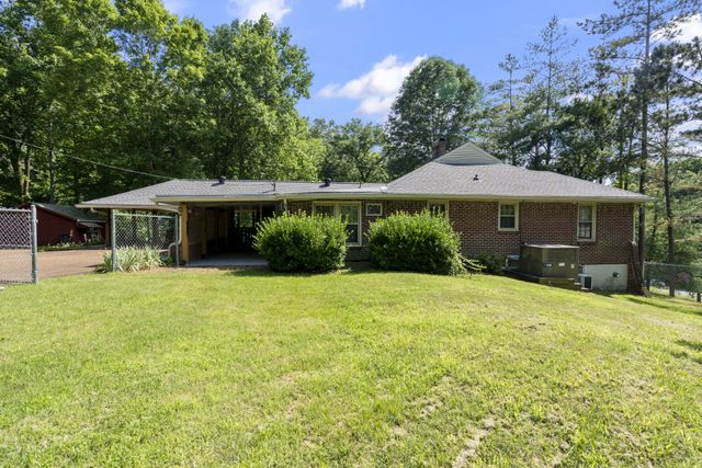 498 Highway 100, Centerville, TN 37033