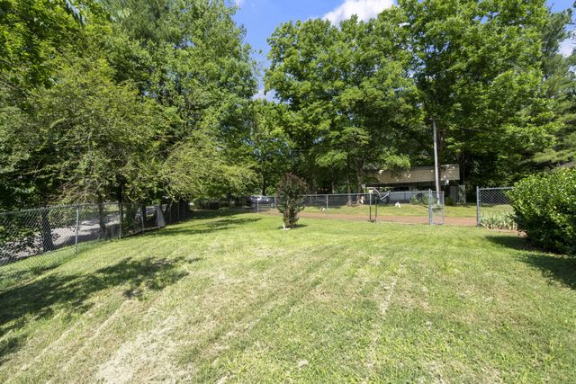 498 Highway 100, Centerville, TN 37033