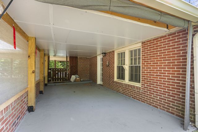 498 Highway 100, Centerville, TN 37033
