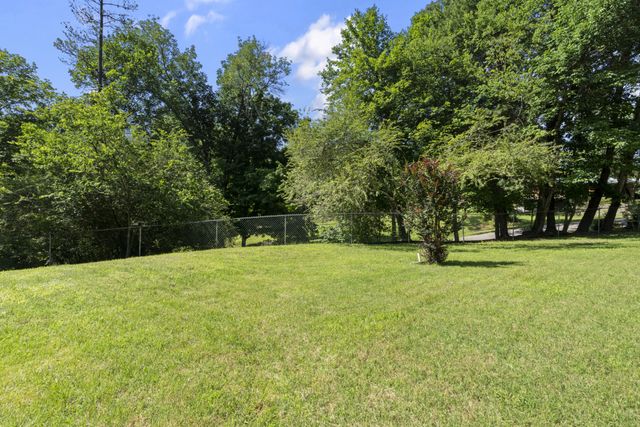 498 Highway 100, Centerville, TN 37033