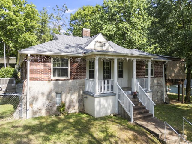498 Highway 100, Centerville, TN 37033