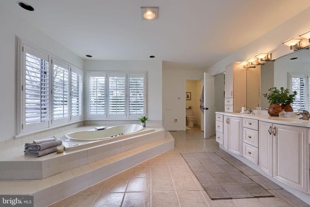 116 CLUBHOUSE DR, Bernville, PA 19506