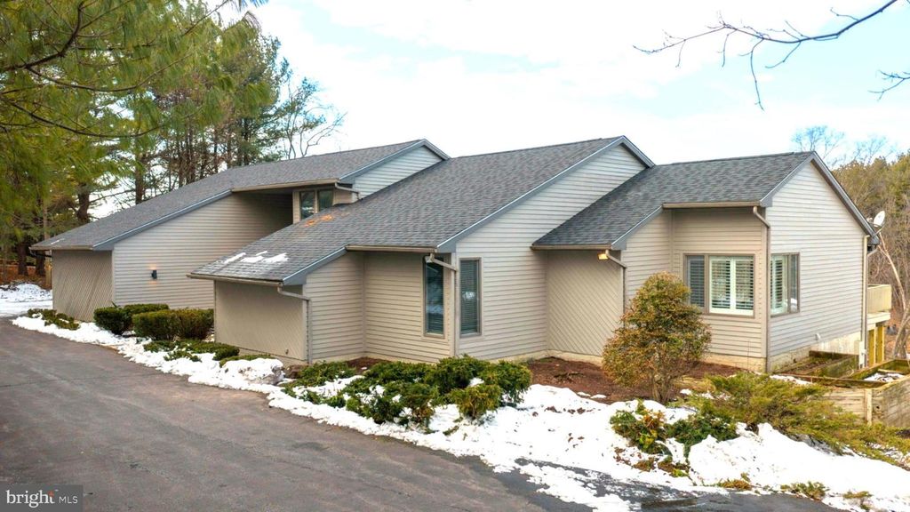 116 CLUBHOUSE DR, Bernville, PA 19506