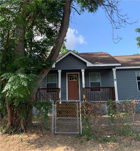 301 Taylor ST, Smithville, TX 78957