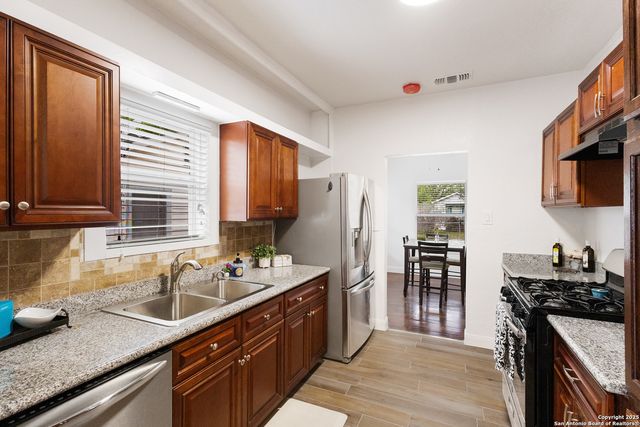 200 Frost, San Antonio, TX 78201