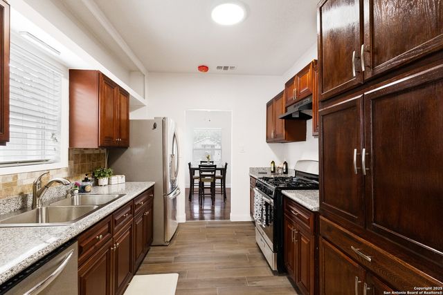 200 Frost, San Antonio, TX 78201