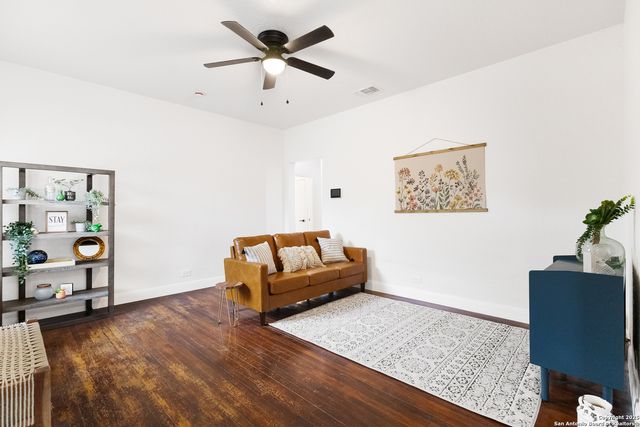 200 Frost, San Antonio, TX 78201