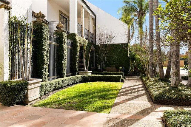 31 Villas Jardin Drive, Mcallen, TX 78503