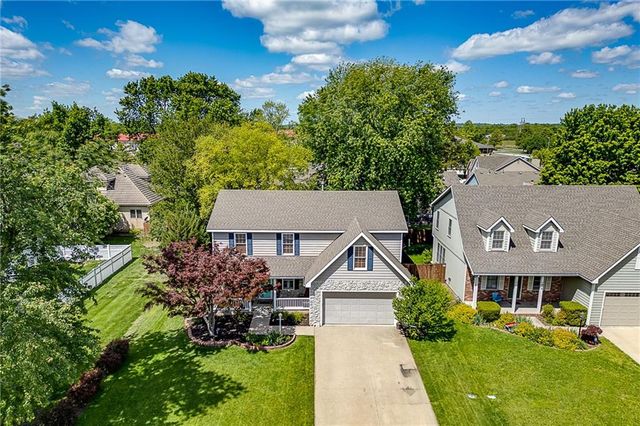 1816 Carmel Drive, Lawrence, KS 66047