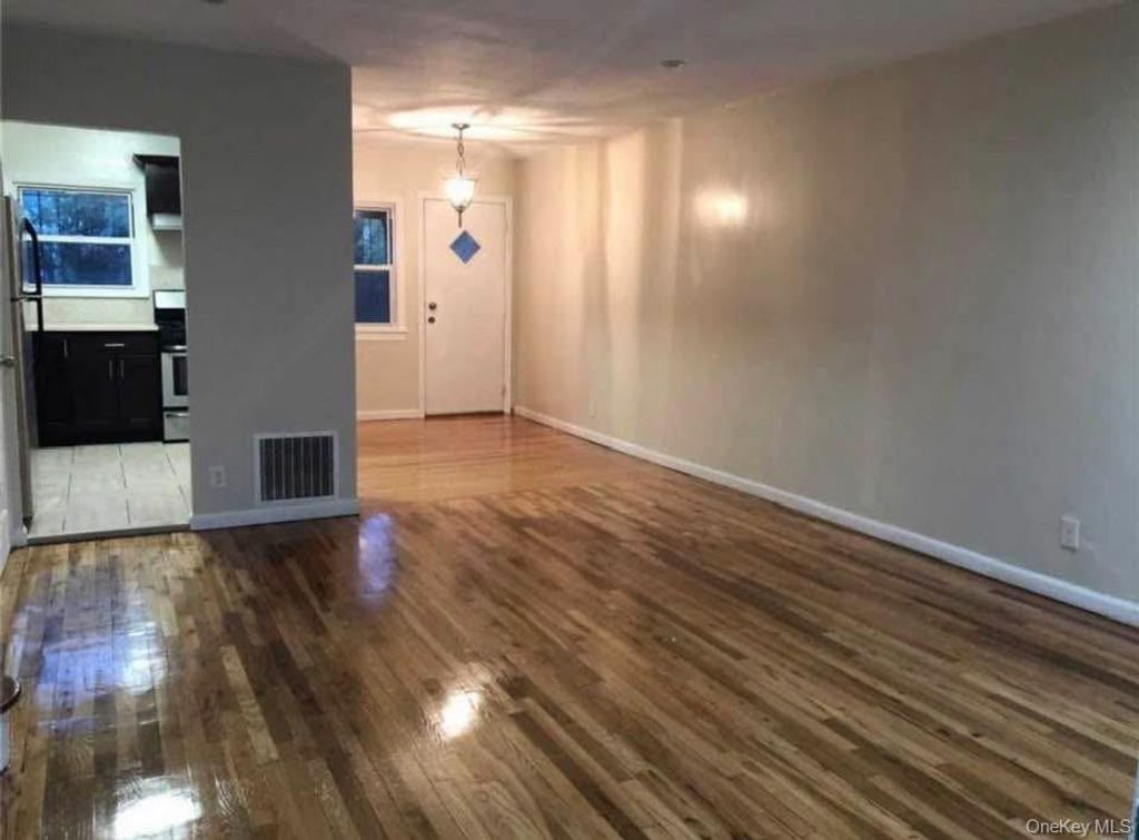 15011 Arlington Terrace, Jamaica, NY 11433 — photo 2